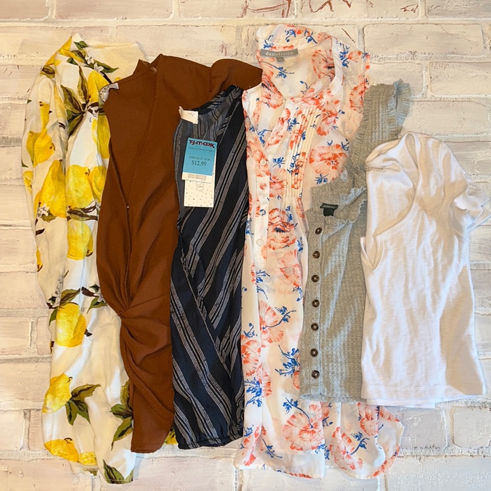 Boho flowy & crop top size small shirt bundle!!